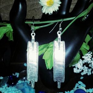 NWT- pewter earrings